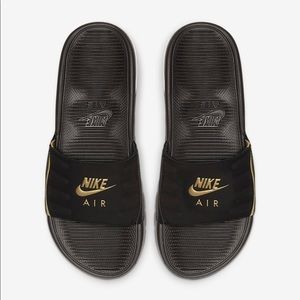 Nike women’s air max camden slides size 10